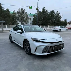 Toyota Camry 2025