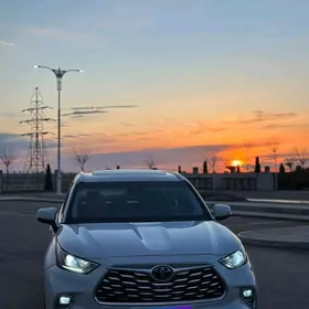 Toyota Highlander 2022