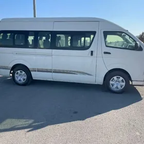 Toyota Hiace 2025