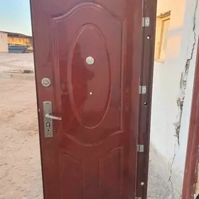 дашкы демир гапы