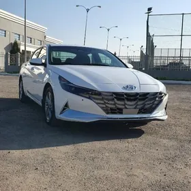 Hyundai Elantra 2023