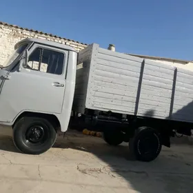 UAZ 452 1985