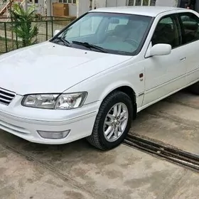 Toyota Camry 2000