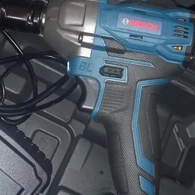 Boltowýor BOSCH batareýli дрел