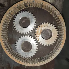 komatsu bartaboý şestrna .