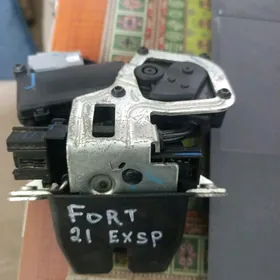 Explorer 21 bagaz zamok morda