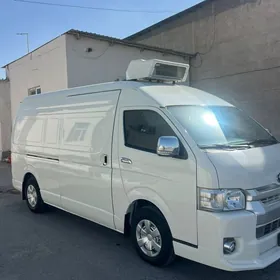 Toyota Hiace 2018