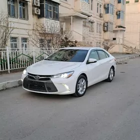 Toyota Camry 2017