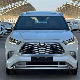 Toyota Highlander 2021