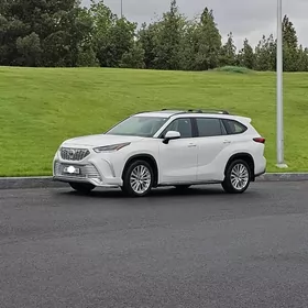 Toyota Highlander 2021