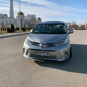 Toyota Sienna 2016