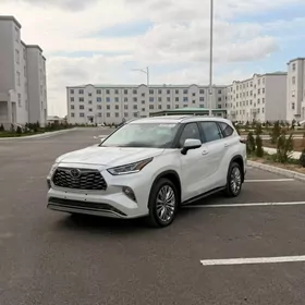 Toyota Highlander 2024