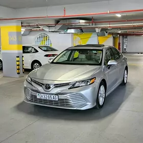 Toyota Camry 2018