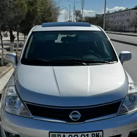 Nissan Versa 2011