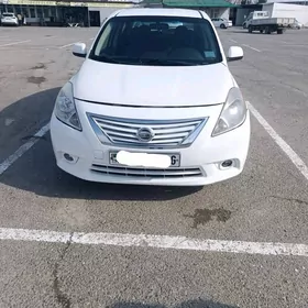 Nissan Versa 2012