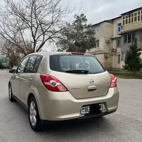 Nissan Tiida 2009
