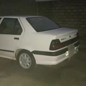 Renault Europa 19 2001