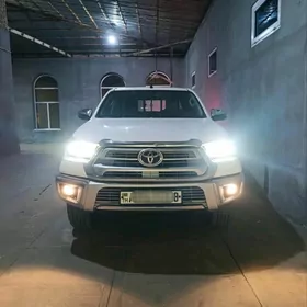 Toyota Hilux 2022