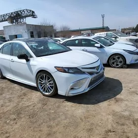 Toyota Camry 2021