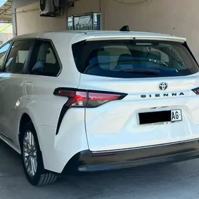 Toyota Sienna 2021