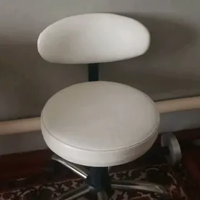 кушетка и стул