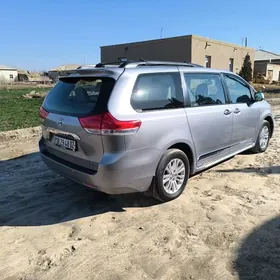 Toyota Sienna 2012
