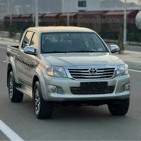 Toyota Hilux 2014