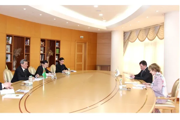 Мередов и глава представительства МККК обсудили вопросы гуманитарного сотрудничества