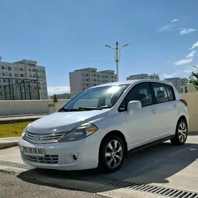 Nissan Versa 2012