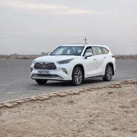 Toyota Highlander 2020