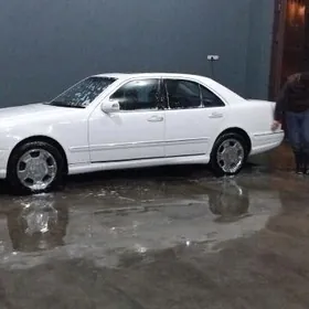 Mercedes-Benz E55 AMG 2000