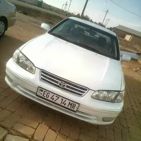 Toyota Camry 2000