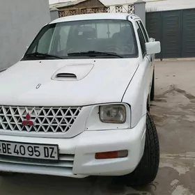 Mitsubishi L200 2002