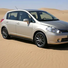 Nissan Tiida 2008