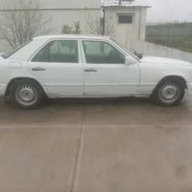 Mercedes-Benz 230E 1987