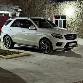 Mercedes-Benz ML400 2015