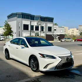 Lexus ES 350 2022