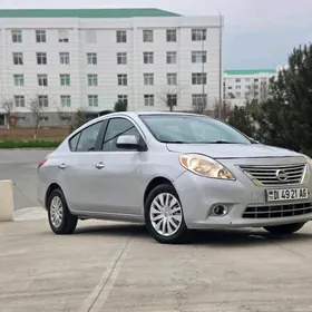 Nissan Versa 2012