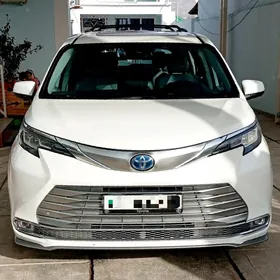 Toyota Sienna 2021