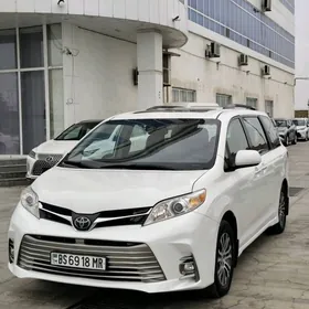 Toyota Sienna 2019