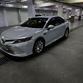 Toyota Camry 2018