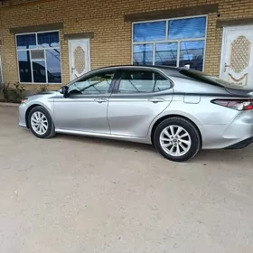 Toyota Camry 2023