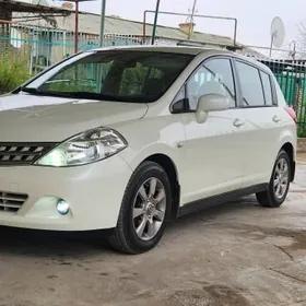 Nissan Tiida 2008