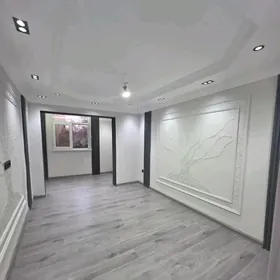 11 микр 4/2 этаж 2комнат