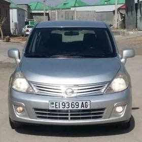 Nissan Versa 2011