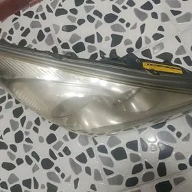 фара передняя правая