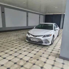 Toyota Camry 2020