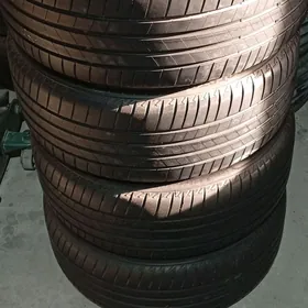 235 45 18 Bredistone