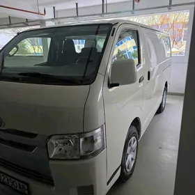 Toyota Hiace 2025