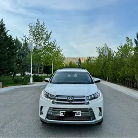 Toyota Highlander 2018